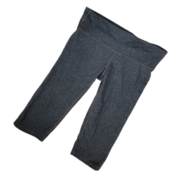 Gap Fit Heathered Dark Gray Cropped Capri Leggings Size Medium - Picture 3 of 6